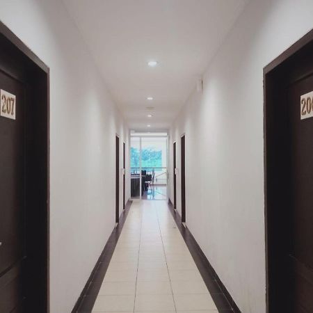 Oyo 90102 Edotel Hotel By Dbest Hospitality Bandung Bagian luar foto