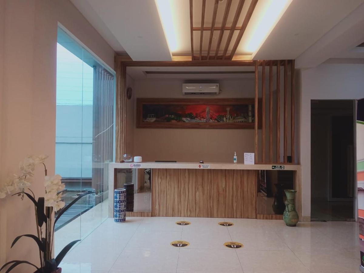 Oyo 90102 Edotel Hotel By Dbest Hospitality Bandung Bagian luar foto