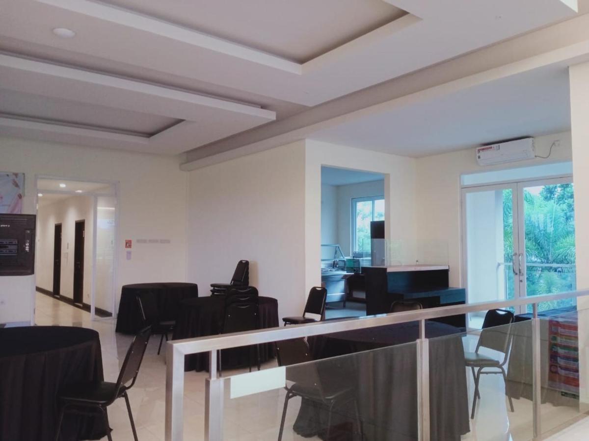 Oyo 90102 Edotel Hotel By Dbest Hospitality Bandung Bagian luar foto