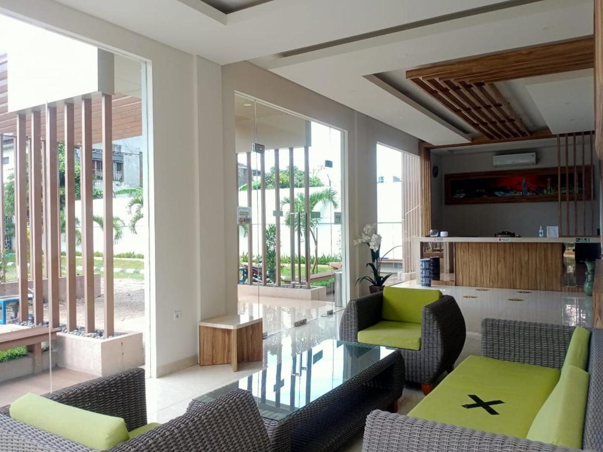 Oyo 90102 Edotel Hotel By Dbest Hospitality Bandung Bagian luar foto