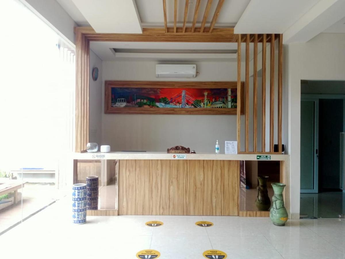 Oyo 90102 Edotel Hotel By Dbest Hospitality Bandung Bagian luar foto